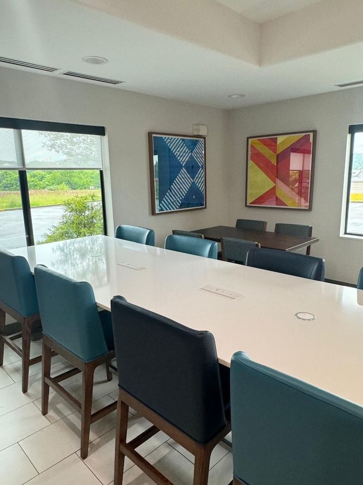 Holiday Inn Express Hotel & Suites RIPLEY an IHG Hotel - photo 3