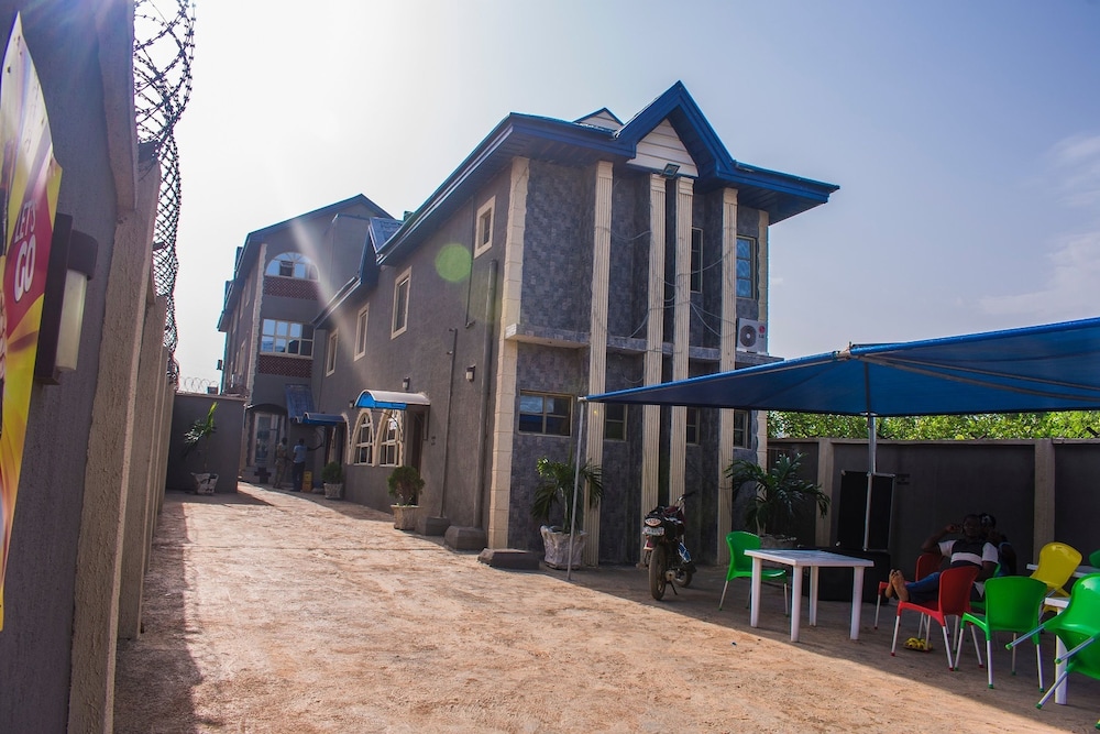 Oklarsus Hotel & Suites in Ota, Nigeria