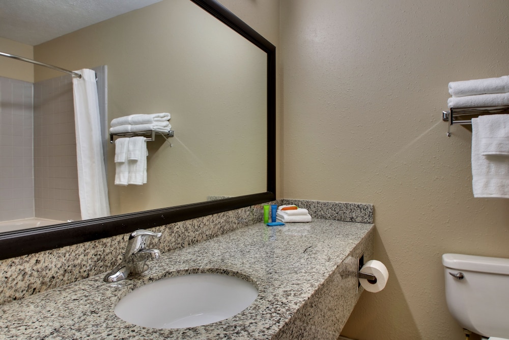 Greenfield Inn and Suites Elizabethtown KY I65 Exit 94 - photo 30