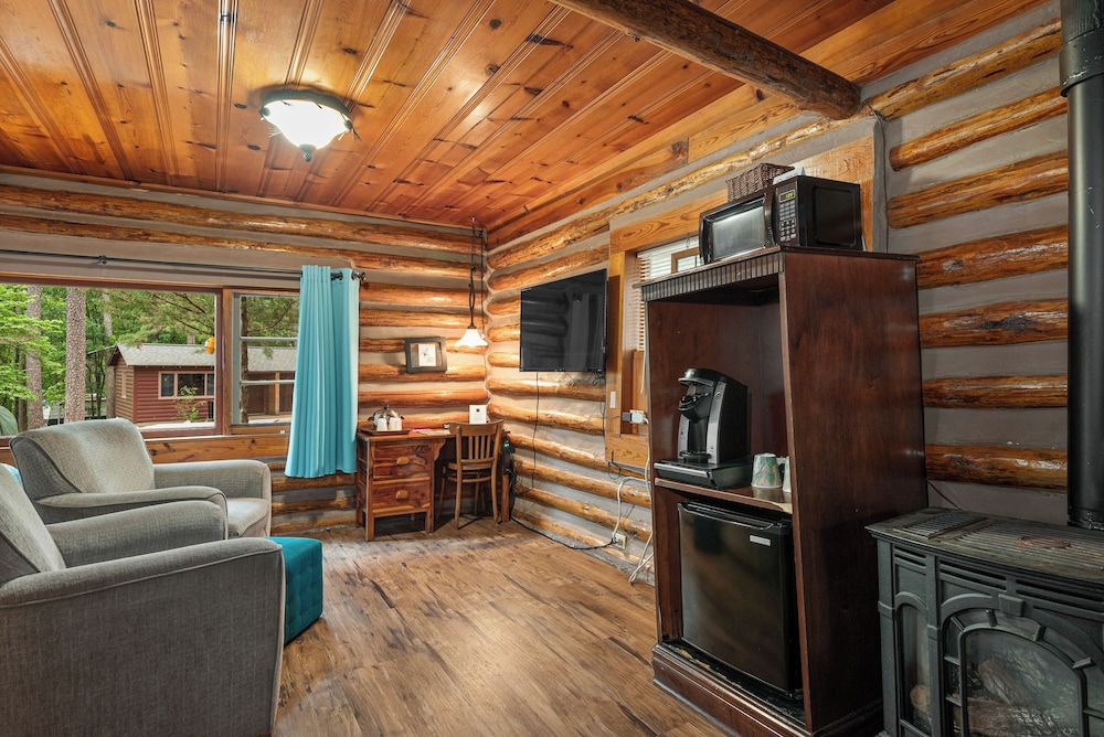 Tall Pines Inn - photo 20