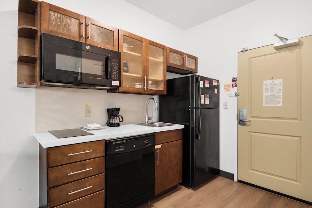 Candlewood Suites Pensacola University Area by IHG - photo 10