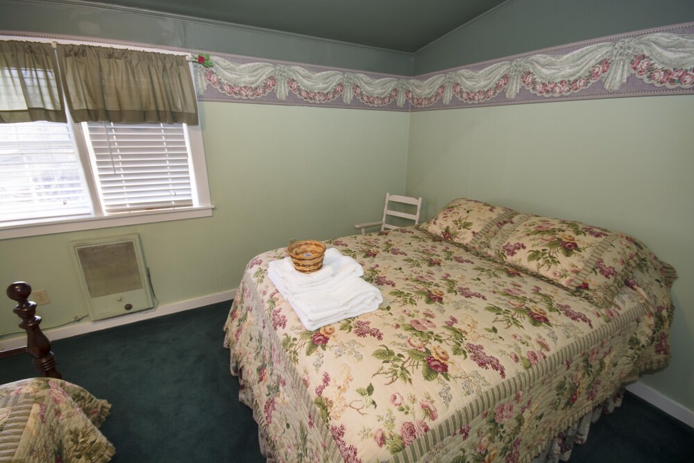 Brook Road Inn - photo 18