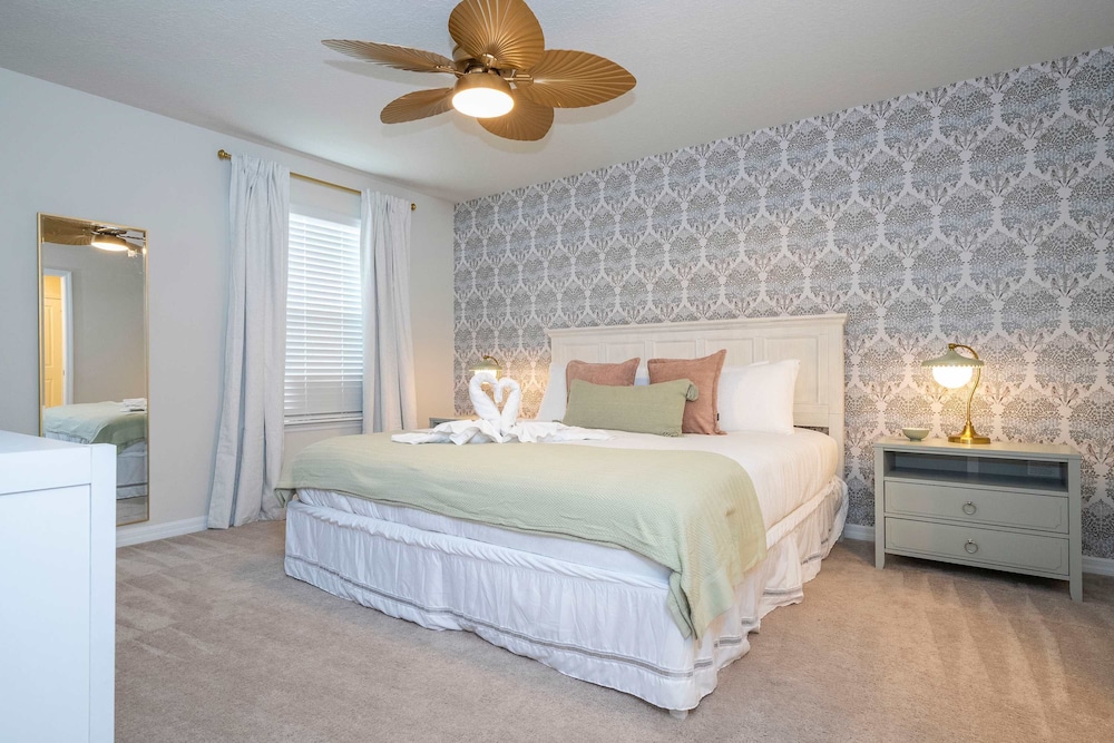 Amazing 5 Suite Home With Resort style Amenities - photo 61