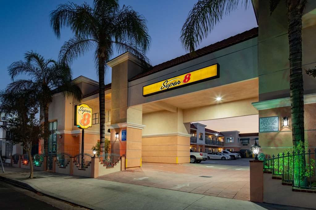 Super 8 by Wyndham North Hollywood - photo 6