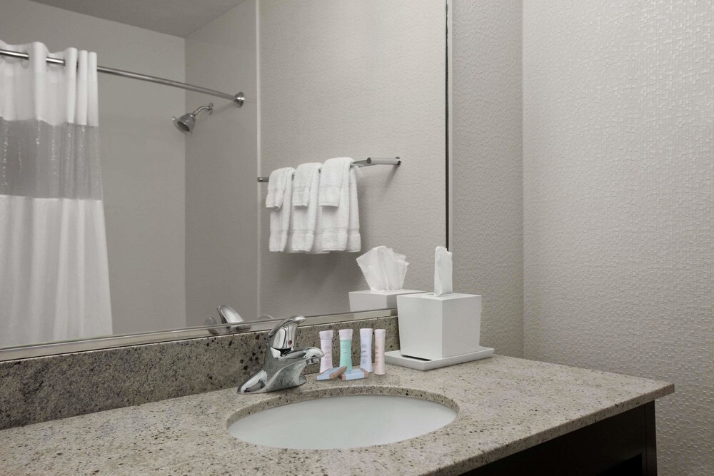 Travelodge by Wyndham Hubbard OH - photo 8