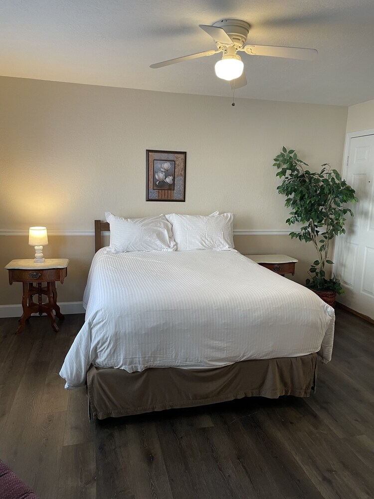 Crown Point Resort - photo 30