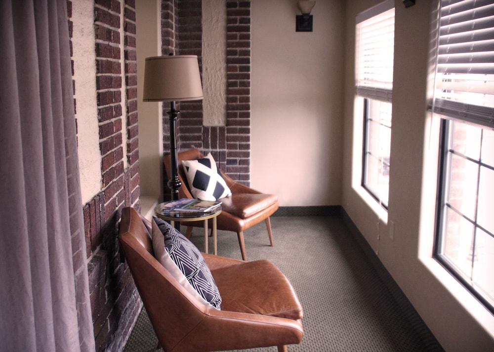 The Calvert Hotel - photo 11