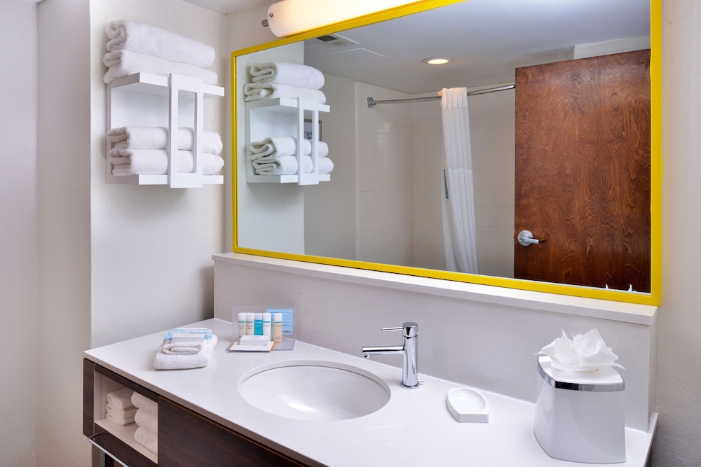 Hampton Inn Henderson - photo 23