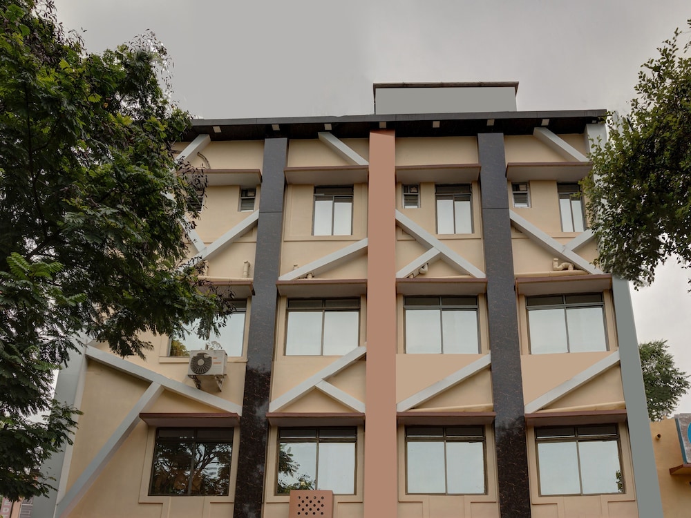 OYO 4283 Hotel Satguru in Jamshedpur, India