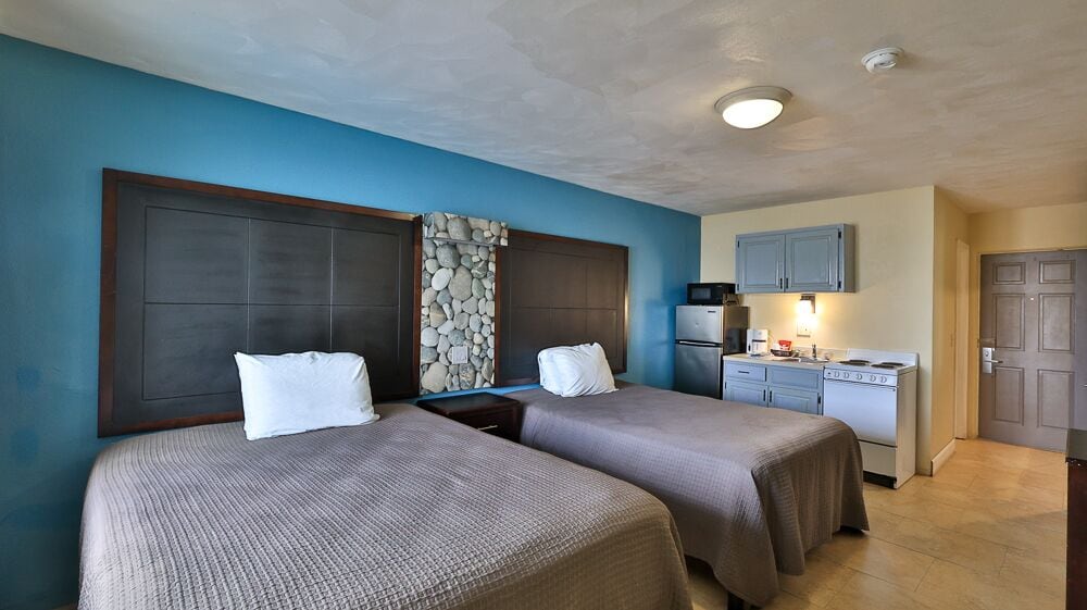 Driftwood Beach Motel - photo 25