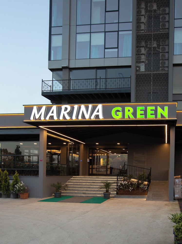Marina Green Suit Hotel in Yomra, Turkey