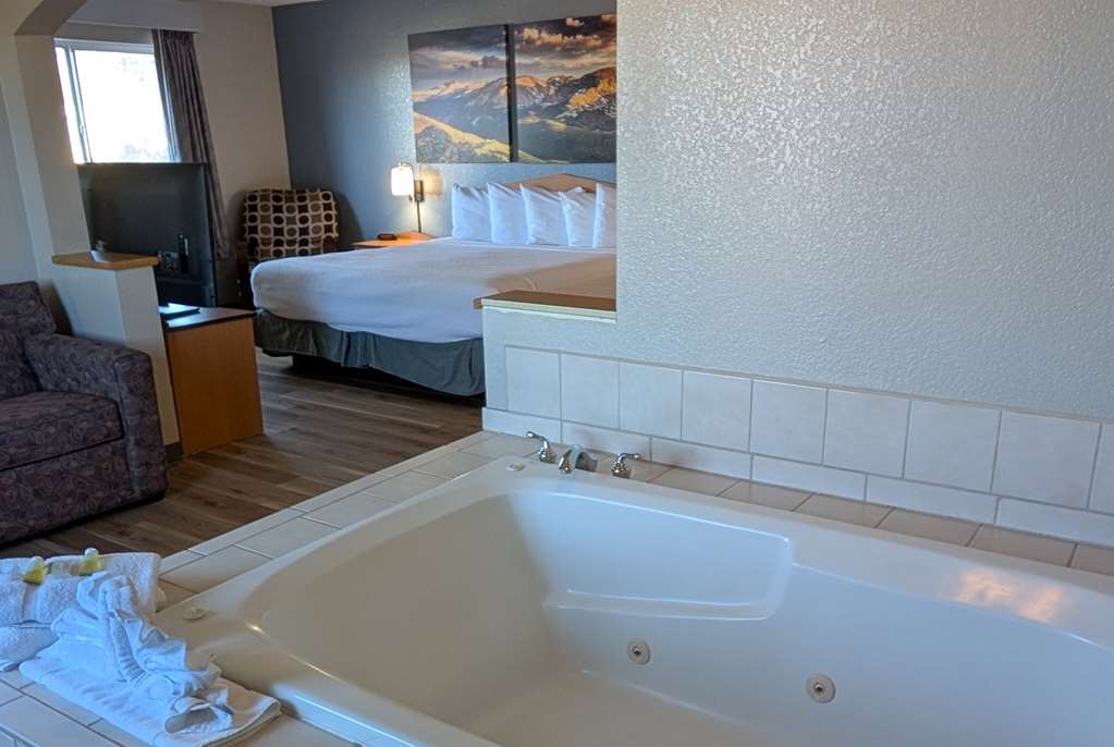 Days Inn & Suites by Wyndham Castle Rock - photo 17