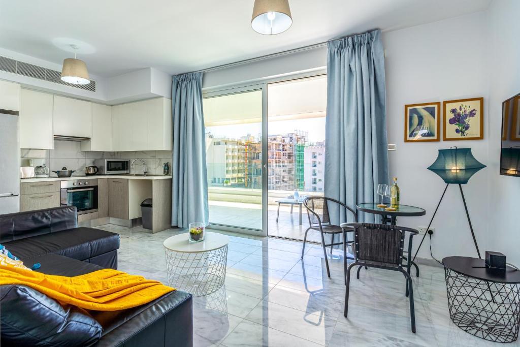 Oyster 1 Br Apt in Larnaca