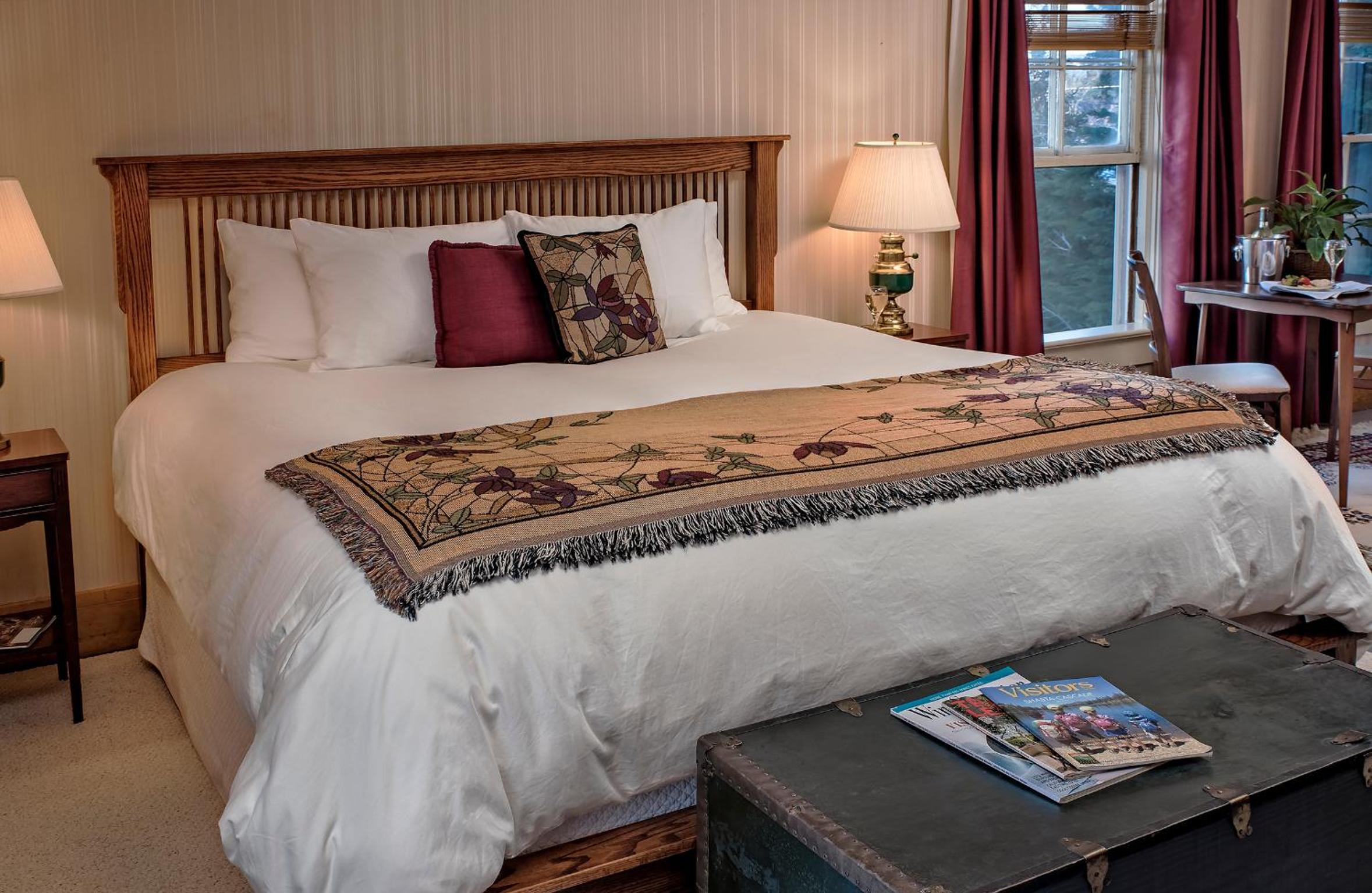McCloud Hotel - photo 8