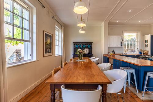 Zonnendal Family Home in charming Kalk Bay