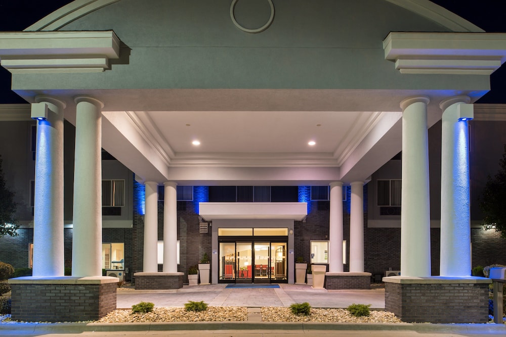 Holiday Inn Express Hotel & Suites Pittsburg by IHG - photo 76