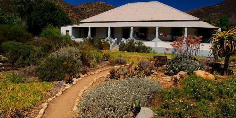 Cedar Falls - carbon neutral hotel in Willowmore
