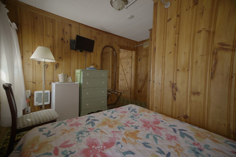 Betty Doon Hotel - photo 86
