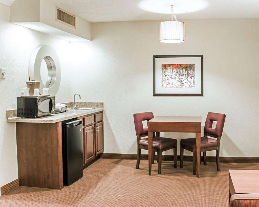 Comfort Inn Fayetteville near Fort Bragg - photo 17