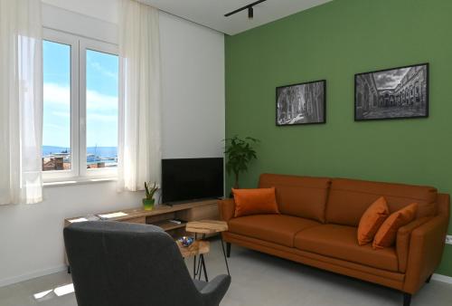 Steps from Palace & Riva Old Town Pine - carbon neutral hotel in Split