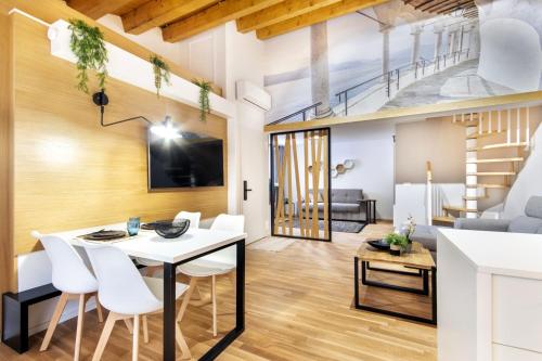 Alloro Apartment 9 — 4-Star Luxury Hotel in Palermo, Italy