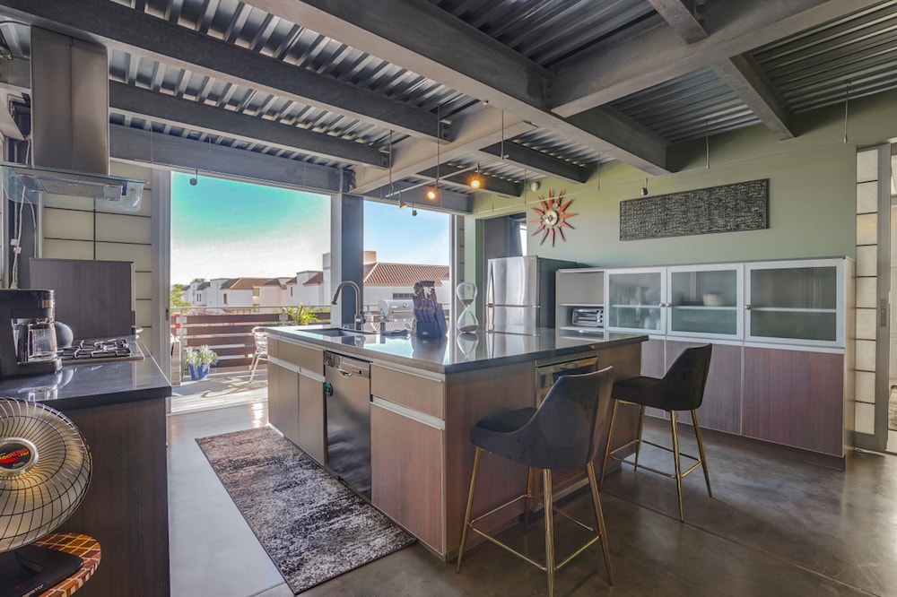 Modern Penthouse in Venice Beach the Steel Rose in Venice, United States