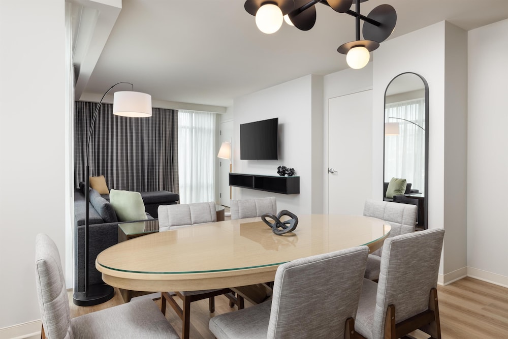 Embassy Suites By Hilton Chattanooga Downtown - photo 39