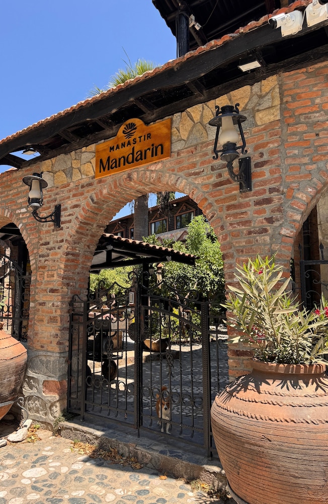 Manastır Mandarin - carbon neutral hotel in Edremit