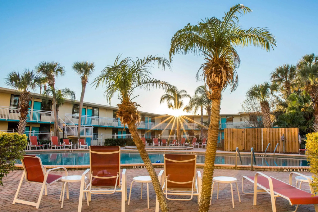 Clarion Hotel Orlando International Airport - photo 20
