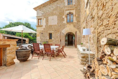 Flateli Diana — 4-Star Luxury Hotel in Torroella De Montgri, Spain