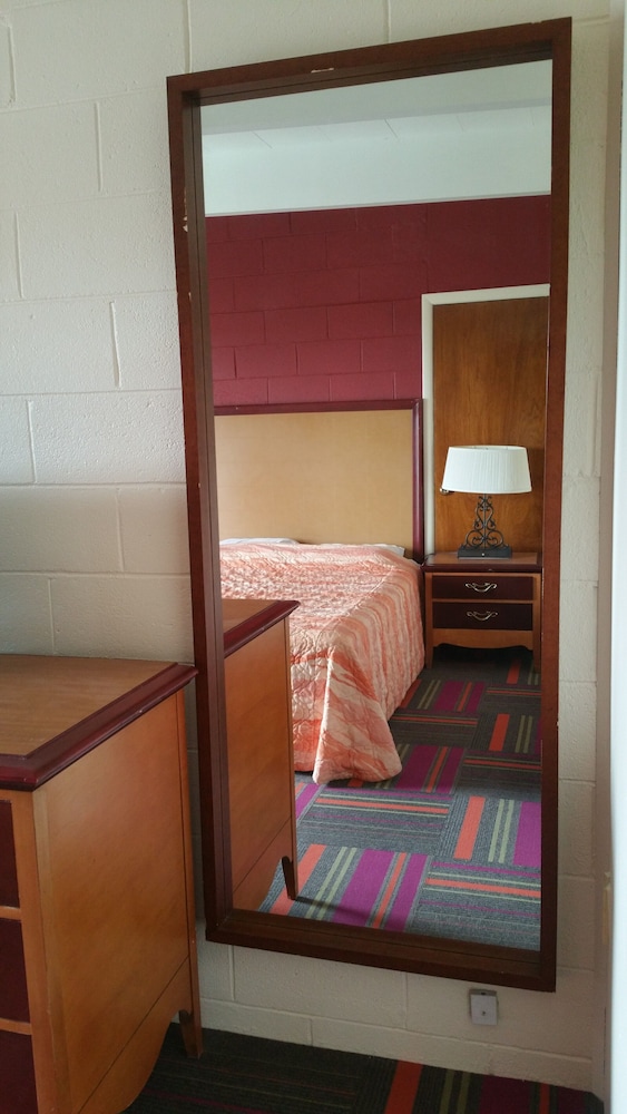 Thunder Bird Motel - photo 7