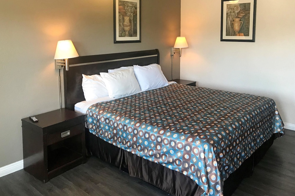 Rodeway Inn Ontario Airport Mills - photo 2