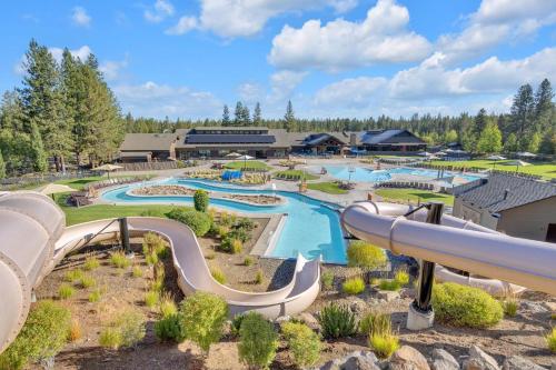 Hickory Unit 2 — Sunriver — photo 2