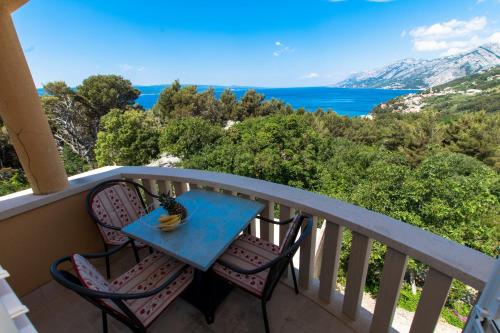 Apartments Marin — 4-Star Luxury Hotel in Brela, Croatia