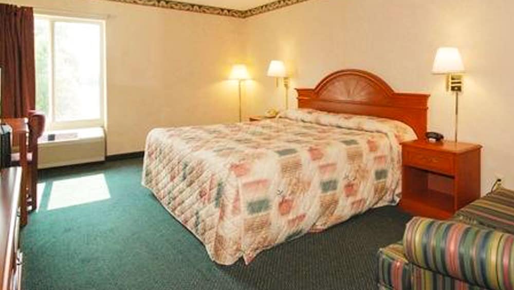 Beaver Dam Inn - photo 6