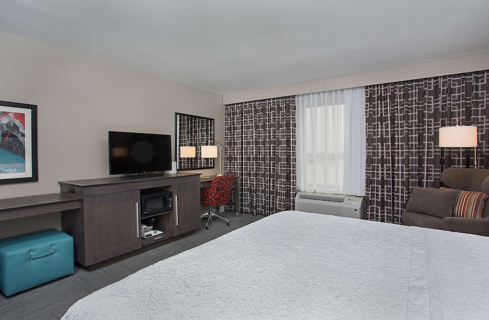 Hampton Inn Vincennes - photo 9