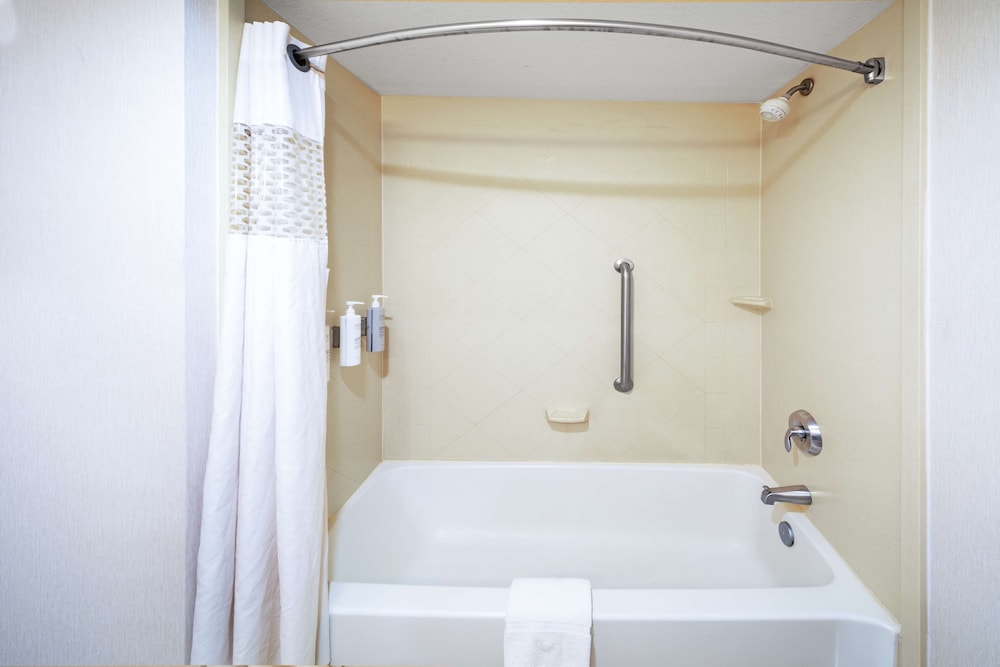 Hampton Inn Miami - photo 34