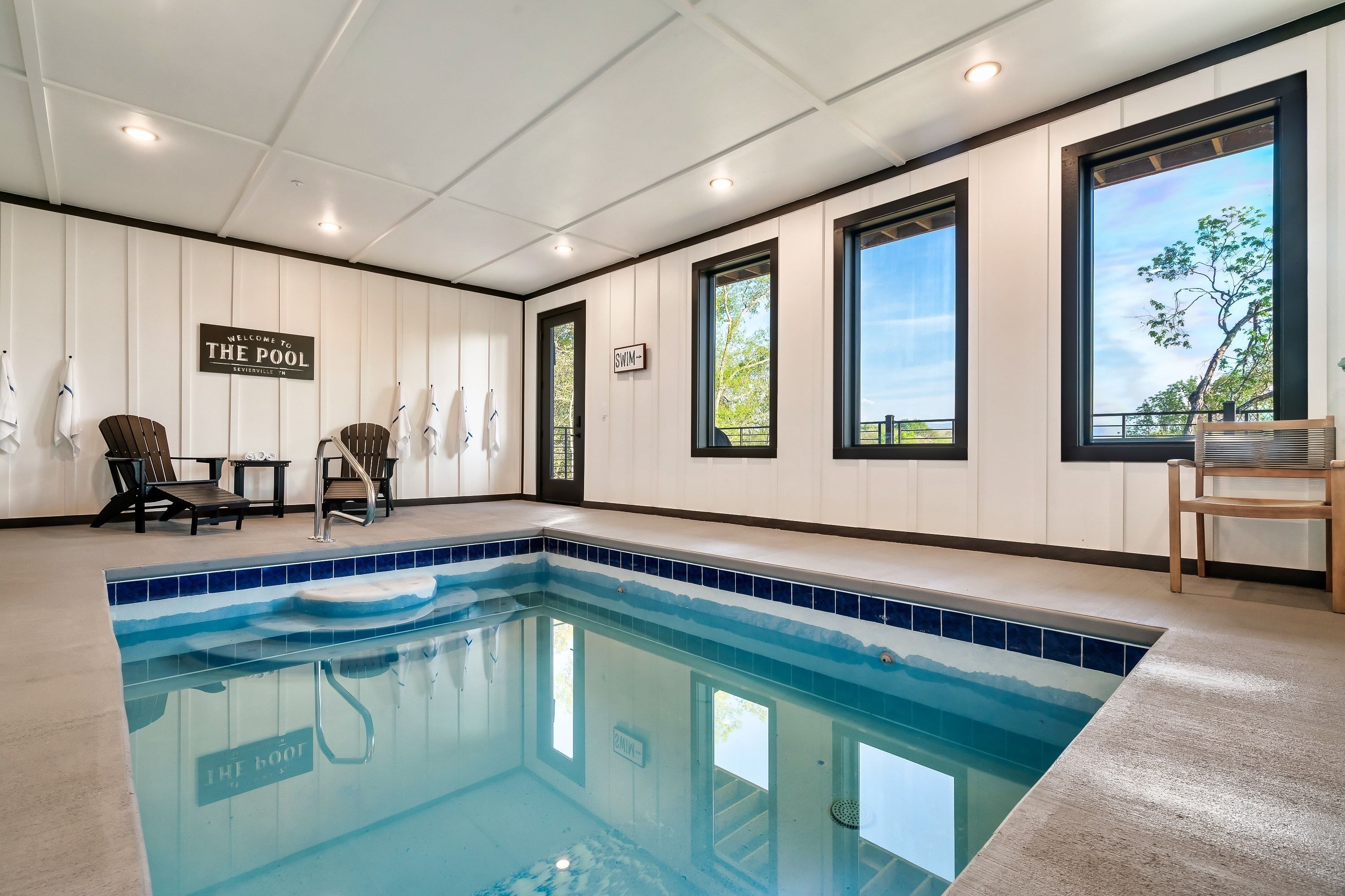 Smokies Sunset Splash - last minute hotel in Sevierville
