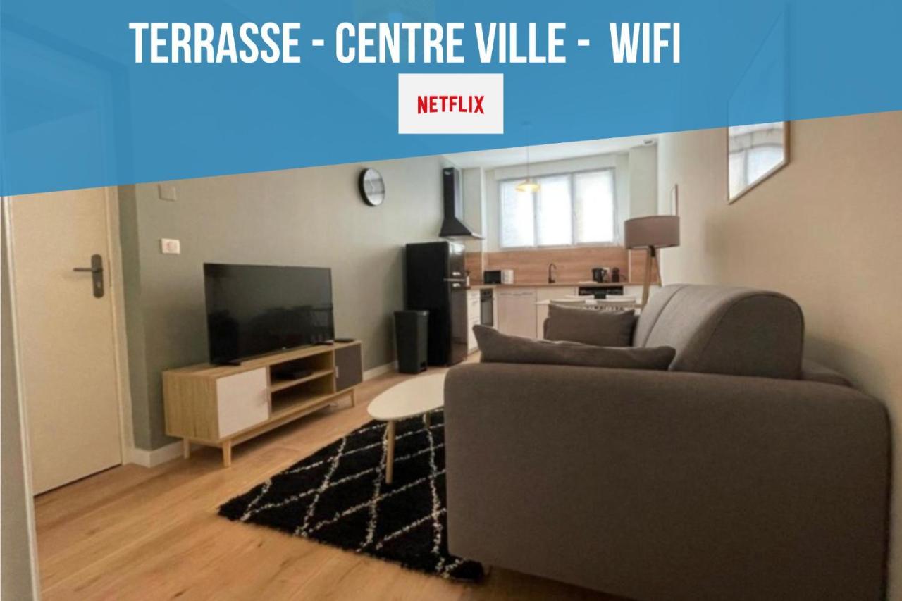 Centre Ville Superbe T2 Neuf Wifi Terrasse Netflix in Perigueux, France