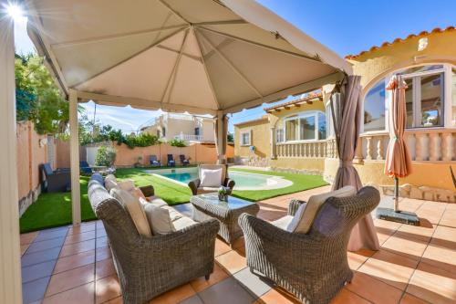 Villas Guzman Thalea — 4-Star Luxury Hotel in Moraira, Spain