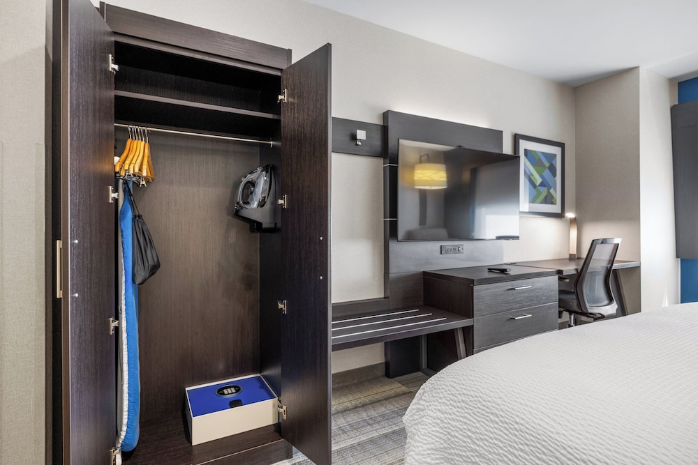 Holiday Inn Express Sunnyvale Silicon Valley by IHG - photo 35