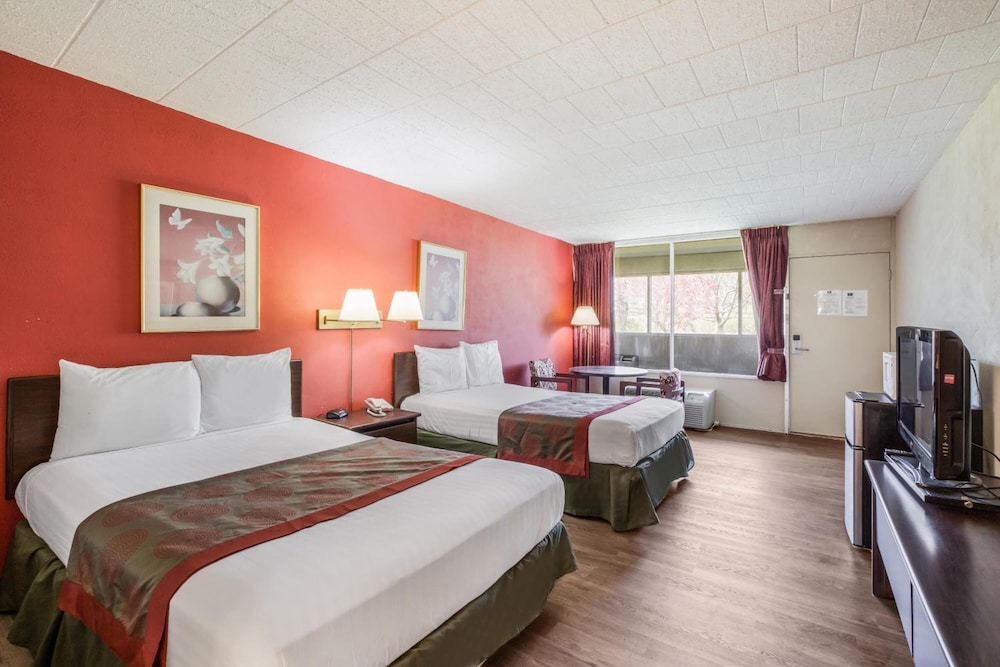 Red Carpet Inn Hazleton - photo 12