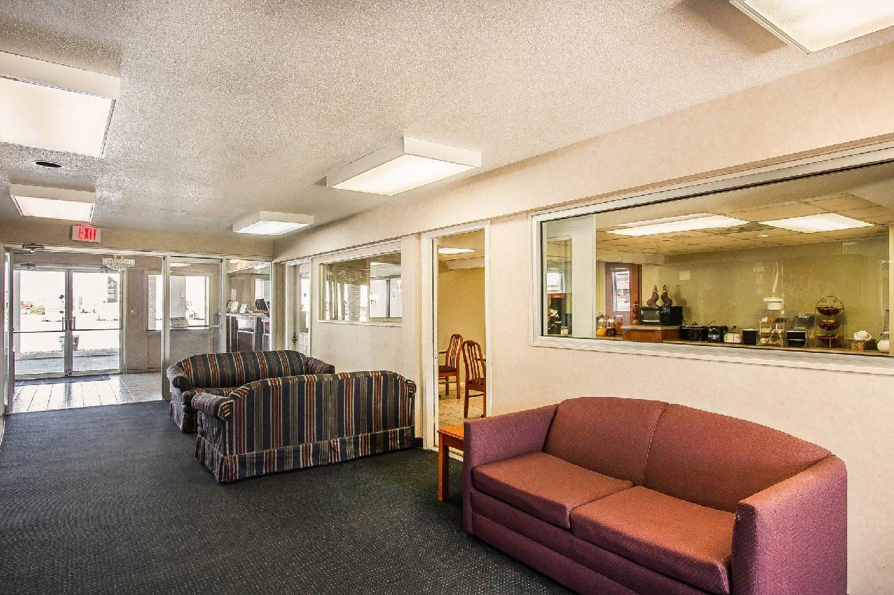 Rodeway Inn Effingham - photo 11