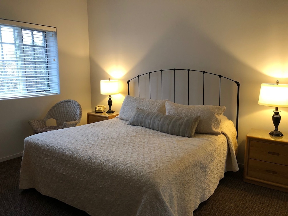 Montauk Manor - photo 7