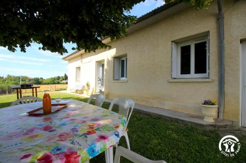 Au Clair - carbon neutral hotel in Unknown City