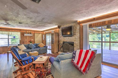 Charming Abode with Dock on the Suwannee River — Bell — photo 4