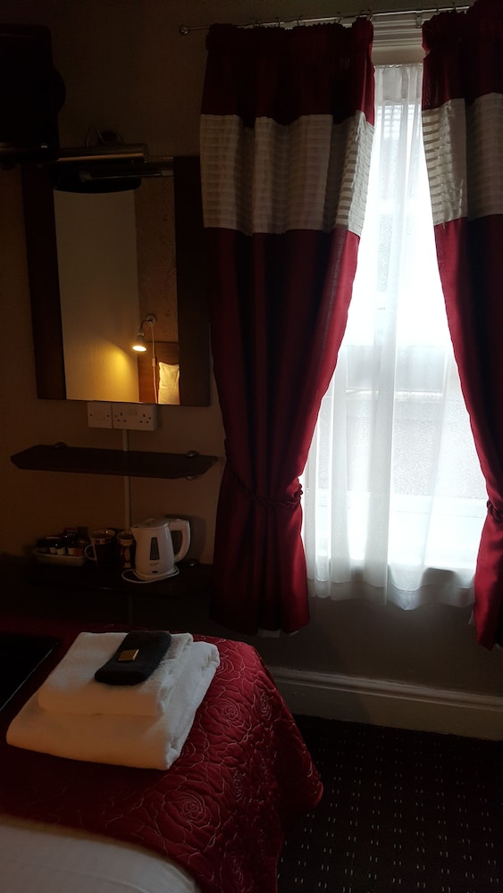 Gabrielle’s Hotel — Blackpool — photo 4
