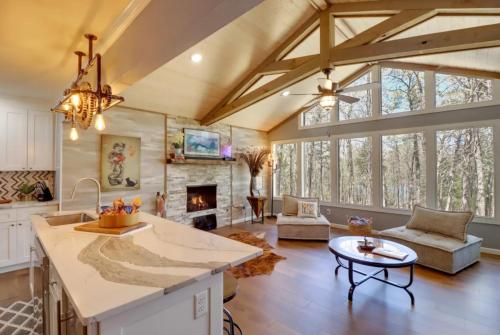 Lakeside Retreat on 10 Secluded Acres — hotel in Fairfield Bay