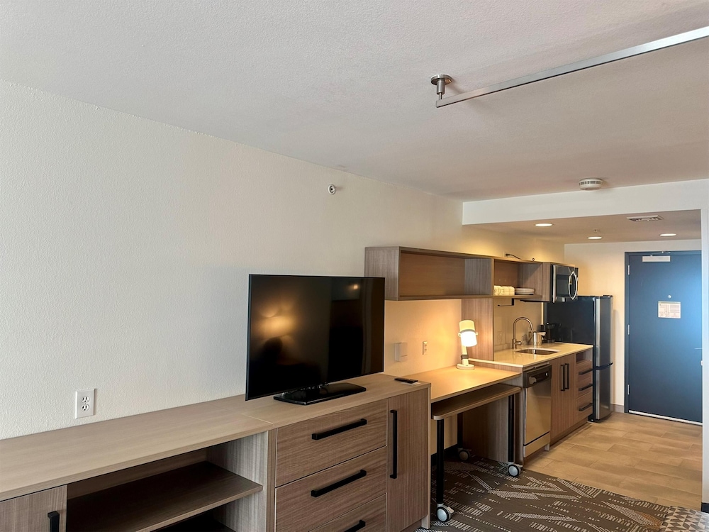 Home2 Suites by Hilton Rahway - photo 10