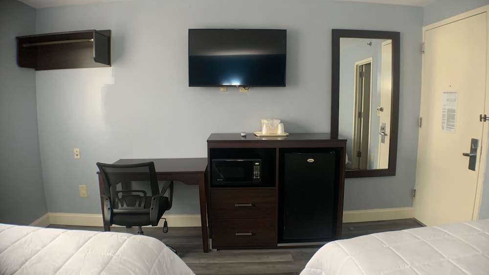 East New York Inn - photo 9